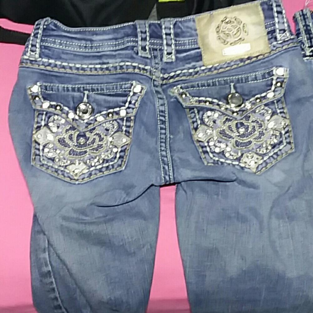 La idol usa jeans